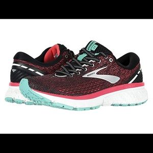 Brooks women’s Ghost 11, size 9